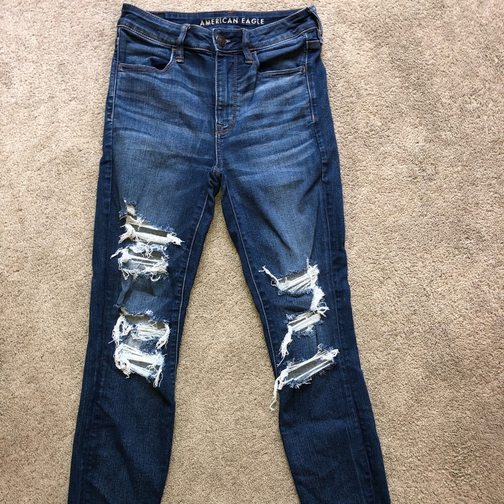 American Eagle Outfitters Women’s Skinny Jeans.
